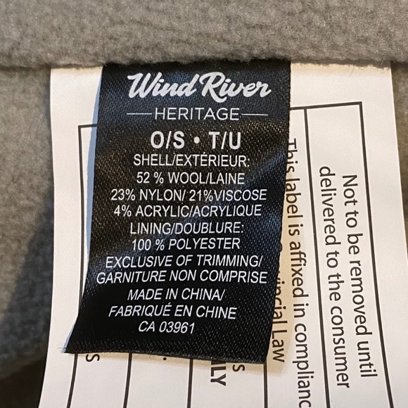 Wind River Cuffed Pom Toque - Picture 5 of 5